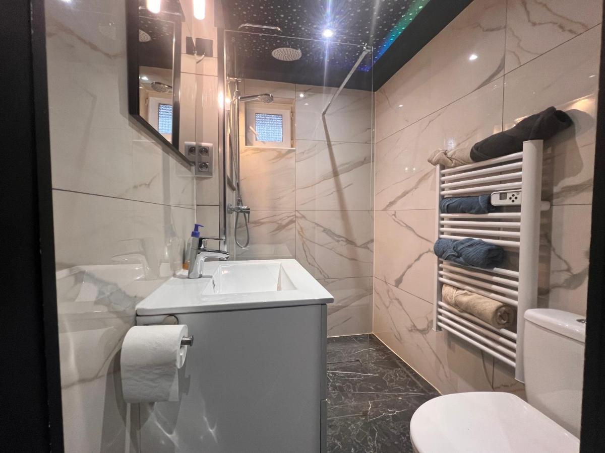 Apartmán Delille Pere Et Fils Albertville Exteriér fotografie